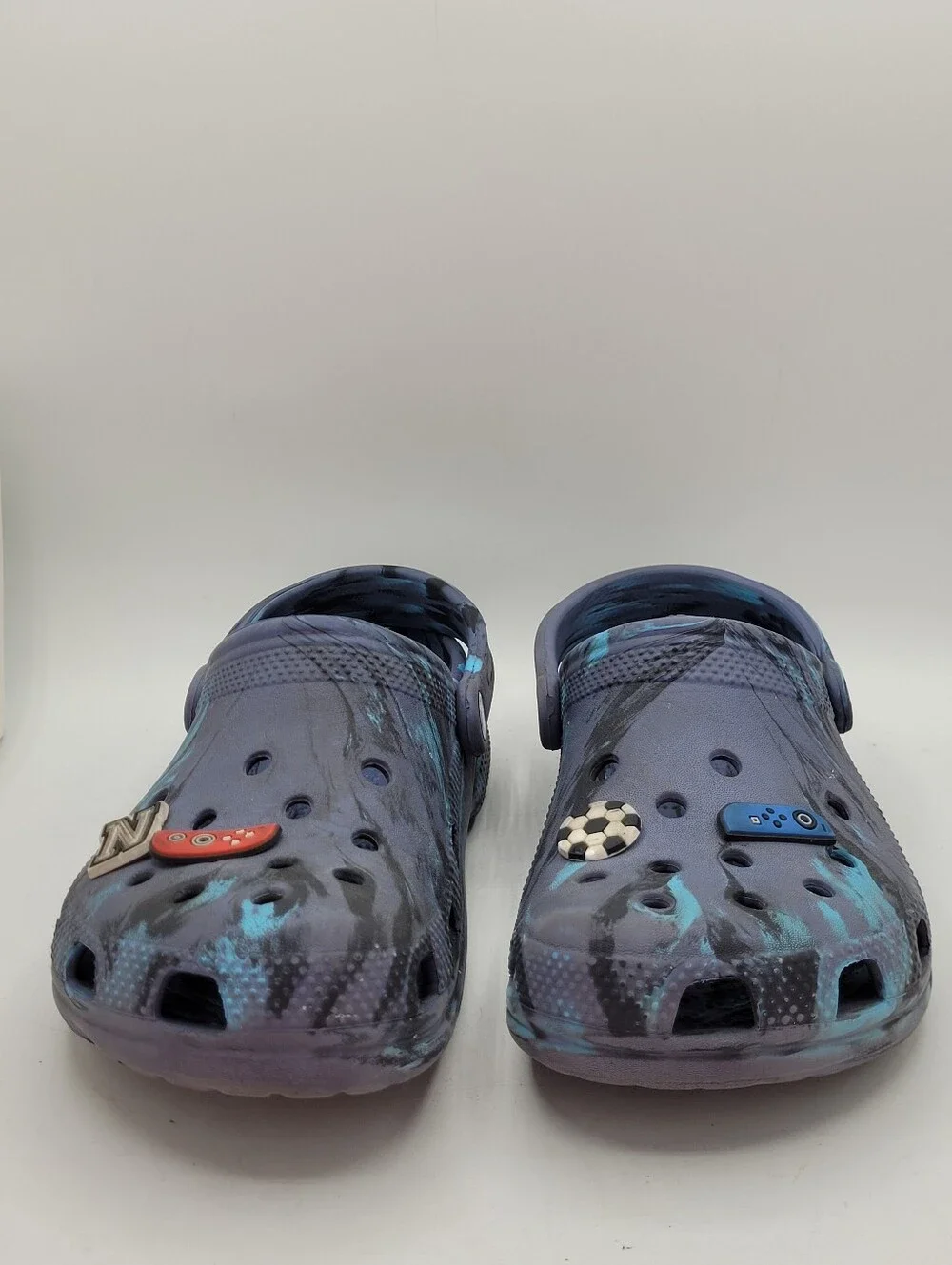 Crocs Marbled Blue Clogs Size 6 In Juniors